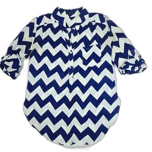 CALS Blue & White Chevron 3/4 Length Adjustable Sleeve Blouse | Medium
